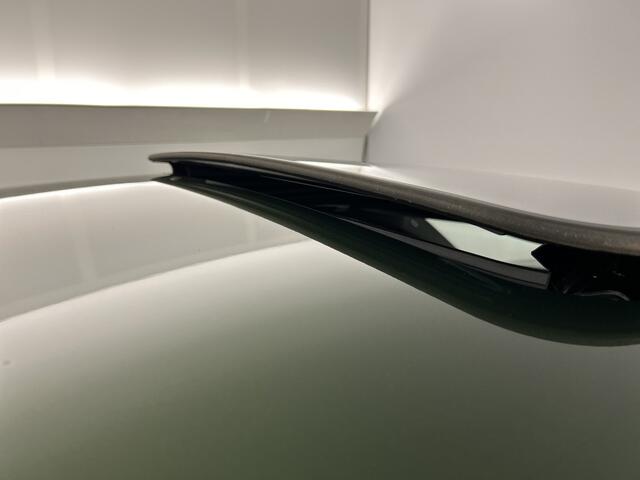 BMW 3-SERIE 320i M-Sport High Exe/Schuif-/kanteldak/Carbon-Accenten/20'LMV