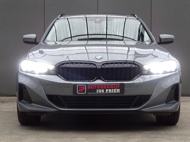 BMW 3-SERIE Touring 318i * PANORAMADAK * LEER * CARPLAY !!