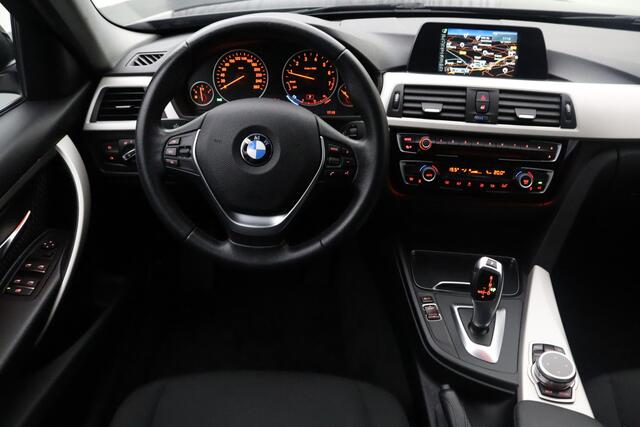 BMW 3-SERIE 318i Executive | Climate control | LED koplampen | Cruise control | Parkeersensoren | Navigatie
