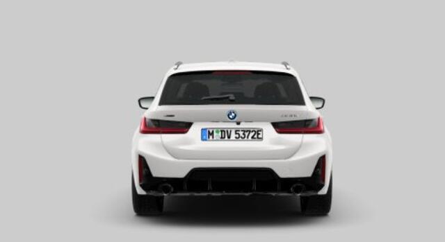 BMW 3-SERIE Touring 330e xDrive M Sport Pro - Panoramadak - Parking/Driving Assistant - Hifi - Comfort Access - Elektrisch verwarmde/verstelbare stoelen - Active Cruise Control - Getinte Ruiten - Zonneschermen -