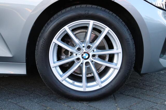 BMW 3-SERIE Touring 318i Aut. CARPLAY|ELEK.A.KLEP|NAV|LED|CRUISE|ECC|PDC|LMV Nieuwstaat!! 1'EIG