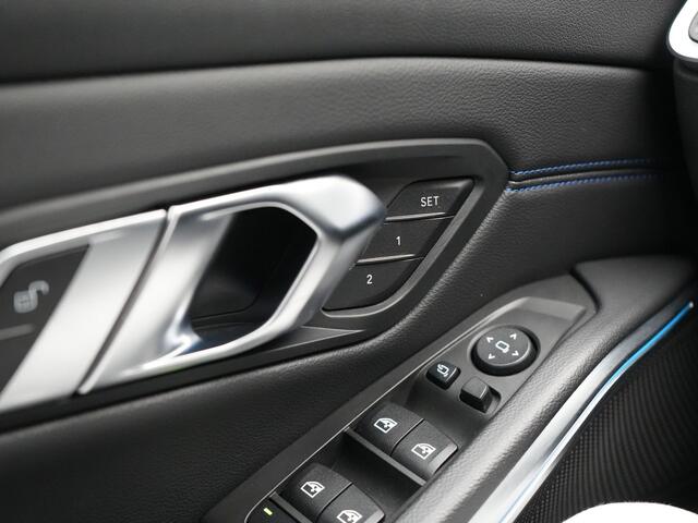 BMW 3-SERIE Touring 330e M Sport Facelift Model Plug In Hybrid 292pk Dealer O.H PHEV | Widescreen Navi | Adaptive Cruise | Alcantara Sportstoelen Memory & Verwarmd | Camera | Sfeerverlichting | Apple Carplay | Blis | Keyless | DAB |