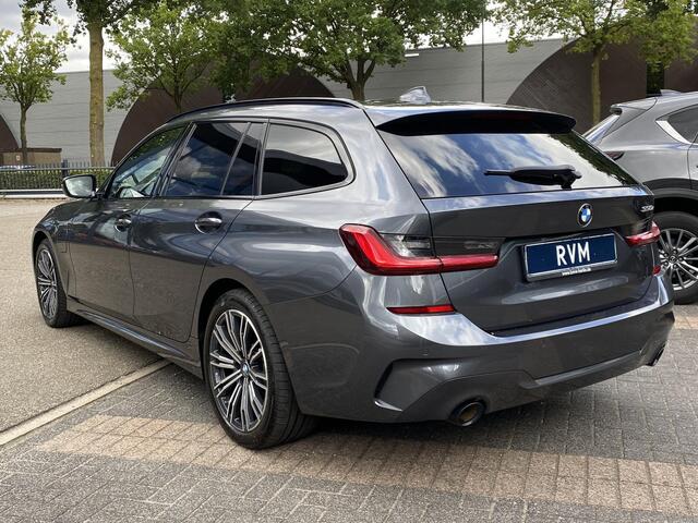 BMW 3-SERIE Touring 330e High Executive M SPORT VAN: 36.900,- VOOR: 34.330,- UW HERFSTVOORDEEL: 1.670,- EURO | DEALER ONDERHOUDEN | LASER LED | HRAMAN KARDON | PANORAMADAK