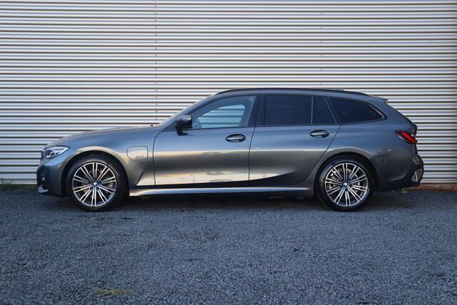 BMW 3-SERIE Touring M-Sport Hifi / Stoelverwarming / 18inch / Sportstoelen /