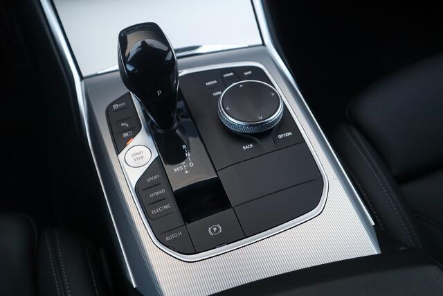 BMW 3-SERIE Touring M-Sport Hifi / Stoelverwarming / 18inch / Sportstoelen /