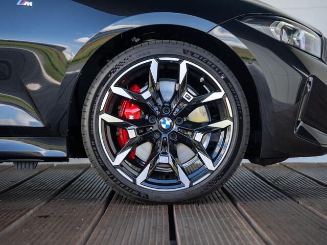 BMW 3-SERIE Touring 330e | M Sportpakket Pro | Innovation Pack | Verwarmd Stuurwiel | Comfort Access | Panoramadak | Stoelverwarming | Harman Kardon | Trekhaak