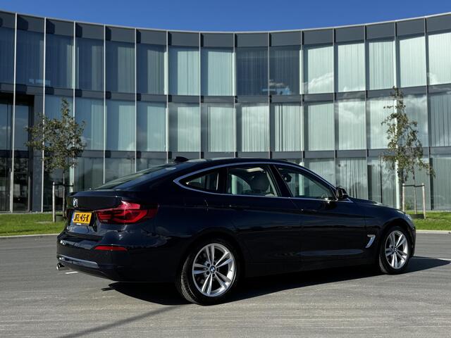 BMW 3-SERIE 320i xDrive High Executive