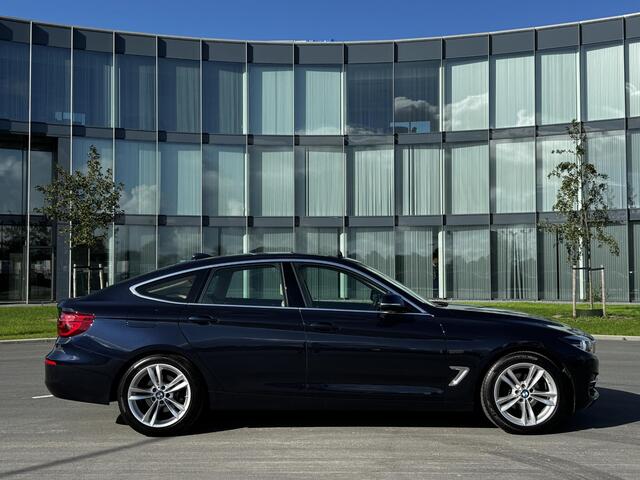 BMW 3-SERIE 320i xDrive High Executive