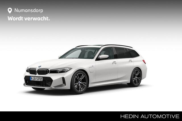 BMW 3-SERIE Touring 330e | NW Model | M-Sport | 18'' | Panorama | Elek. Trekhaak | Camera | HiFi