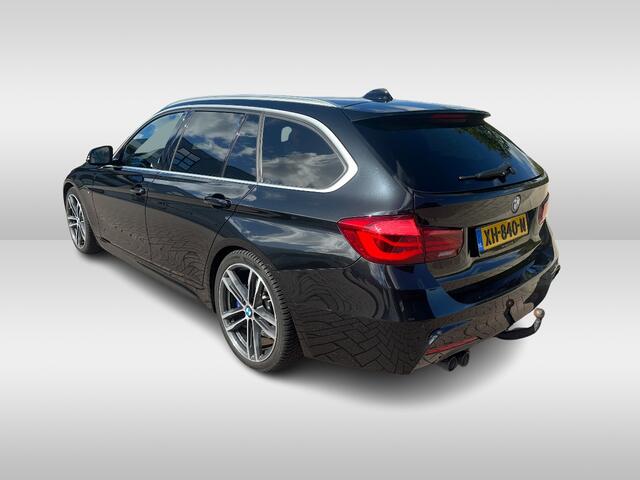 BMW 3-SERIE Touring 320i M Sport Edition / Trekhaak / Panoramadak / Camera / Head-up / Leder / 19'' / Navigatie / Stoelverwarming / Audio HiFi / Cruise Control