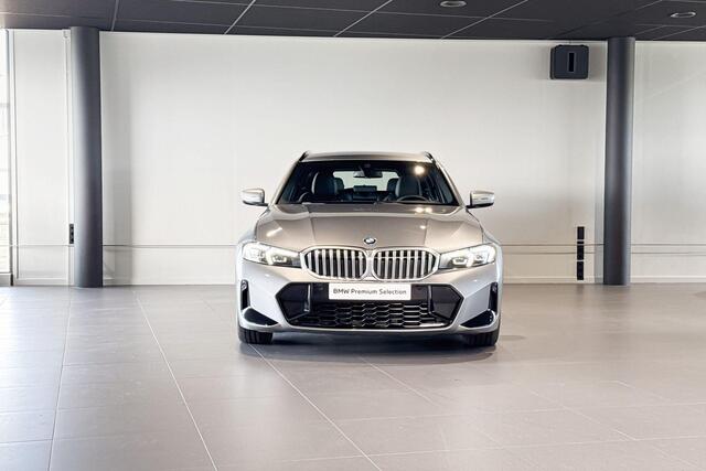 BMW 3-SERIE Touring 318i | M Sport | Stoelverwarming | Achteruitrijcamera | Trekhaak |