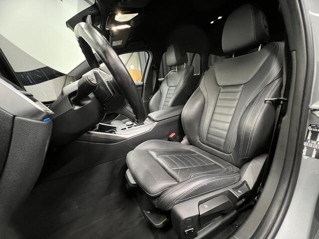 BMW 3-SERIE Touring 318i | NL AUTO | NAVI | TREKHAAK | LEDEREN BEKLEDING | CARPLAY |