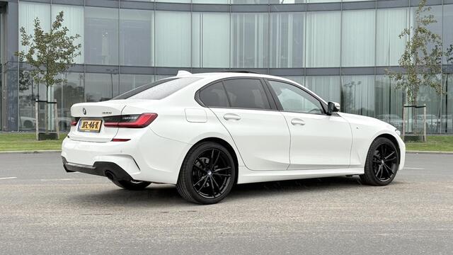 BMW 3-SERIE 320i High Executive M-Sport schuifdak