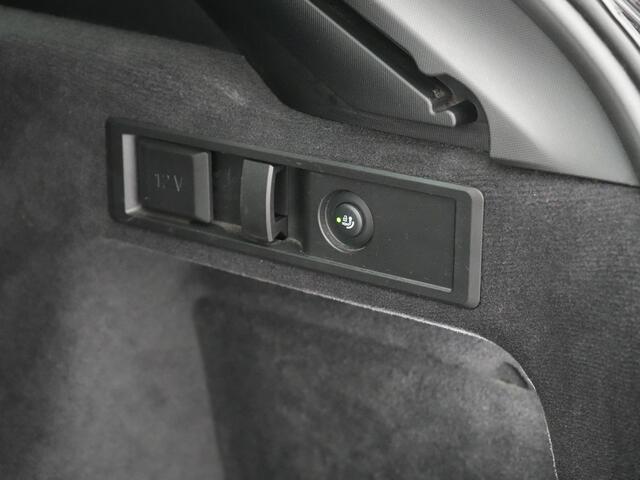 BMW 3-SERIE Touring 330e M Sport Plug In Hybrid 292pk Dealer O.H PHEV | Trekhaak Af Fabriek | Adaptive Onderstel | Adaptive Cruise | Laser LED | Sportstoelen Verwarmd | Sfeerverlichting | Apple Carplay | Camera | Virtual | Navigatie | DAB |