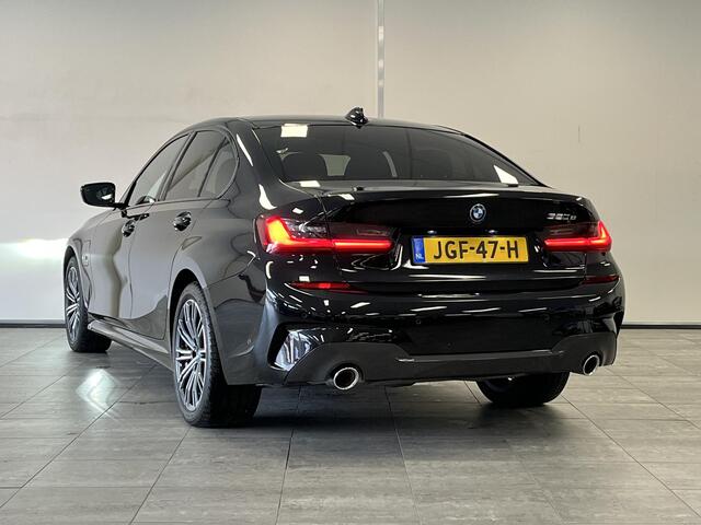 BMW 3-SERIE 320e M-sport | LASER LIGHT | CARPLAY | CAMERA | LEER/ALCANTARA |