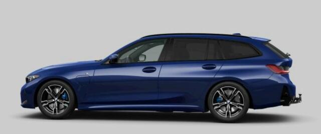 BMW 3-SERIE Touring 330e M Sport - Trekhaak - Panoramadak - Elektrisch verstelbare/verwarmde stoelen - Parking/Driving Assistant - Harman Kardon - Getinte ruiten - Comfort Access - Ambiance verlichting -