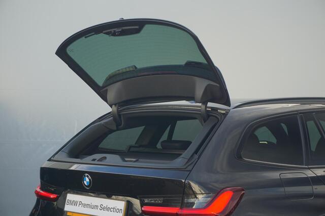 BMW 3-SERIE Touring 330e M Sport Pro | Trekhaak / Harman Kardon / Elektrische Stoelen met geheugen / Comfort Access