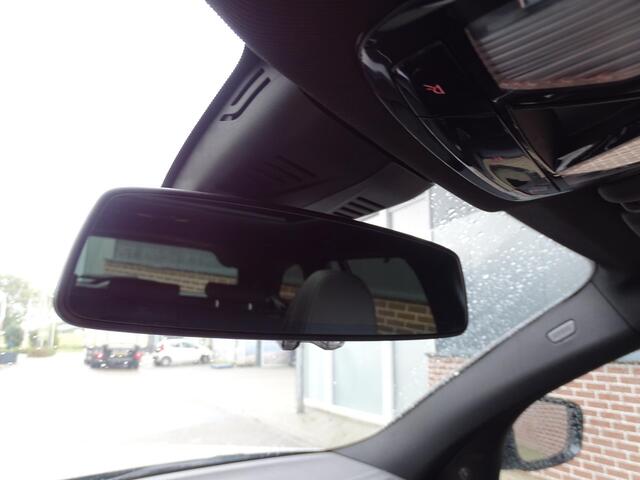 BMW 3-SERIE Touring 320e M-SPORT | PANORAMADAK| LEDER SPORT INTERIEUR| HEAD-UP DISPLAY| BORDENHERKENNING| DODE HOEK DETECTIE| HERMANKARDON | AIROC/ECC | CRUISECONTROLL | CAMERA | PARKEERSENSOREN |