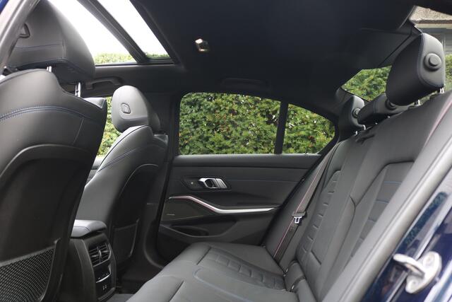 BMW 3-SERIE M340i xDrive 374PK (Schuif/Kanteldak Sportleder/Mermory Carplay 360Camera ACC HarmanKardon HeadUp Full-Led 19M-Velgen)