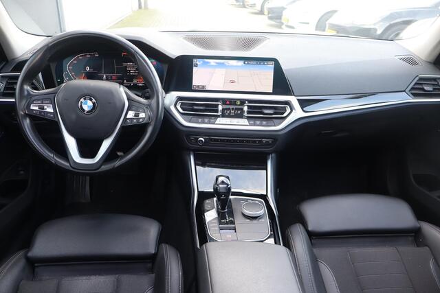 BMW 3-SERIE Touring 320i Executive Edition Navigatie, Panoramadak, Apple Carplay, Camera, Cruise control