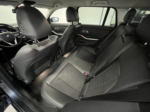 BMW 3-SERIE Touring 320i Sport Line Executive | ORG.NL | LEDER | CARPLAY |