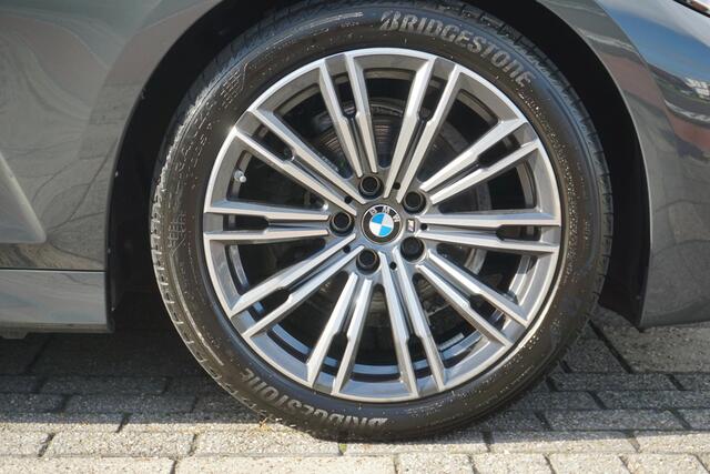 BMW 3-SERIE Touring 318i High Executive | M pakket | Dravitgrau