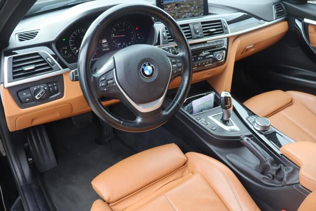 BMW 3-SERIE Touring 320i Luxury Edition (NL auto), Navigatie, Lederen interieur, Cruise control, Climate control, Stoelverwarming