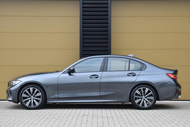 BMW 3-SERIE 318i Executive Edition * Sportstoelen * Hifi * Sfeerverlichting * Sportline uitvoering *