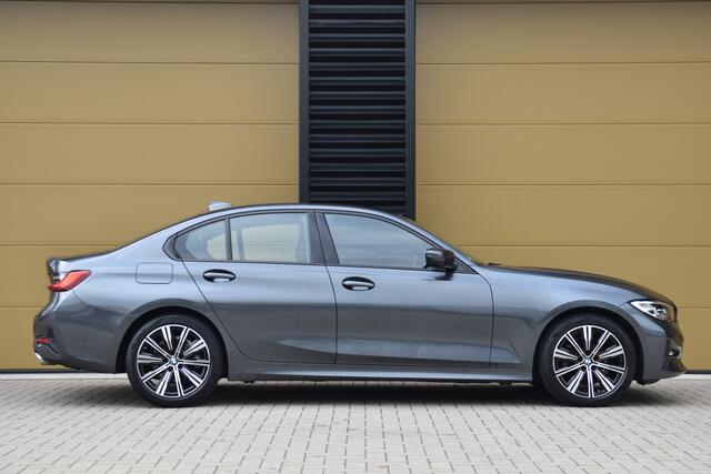 BMW 3-SERIE 318i Executive Edition * Sportstoelen * Hifi * Sfeerverlichting * Sportline uitvoering *