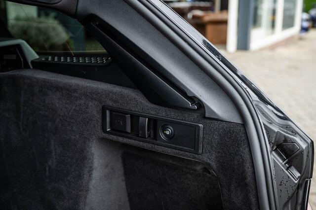 BMW 3-SERIE 330e xDrive M Sport LCI | Facelift | Shadow | Trekhaak | Widescreen | Hifi | Camera | 19' inch |