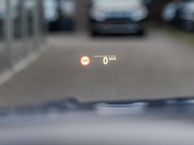 BMW 3-SERIE 330e xDrive High Exe M-Sport PANO LASER MEMORY STOEL 360 CAMERA HUD TREKHAAK BOMVOL!!!