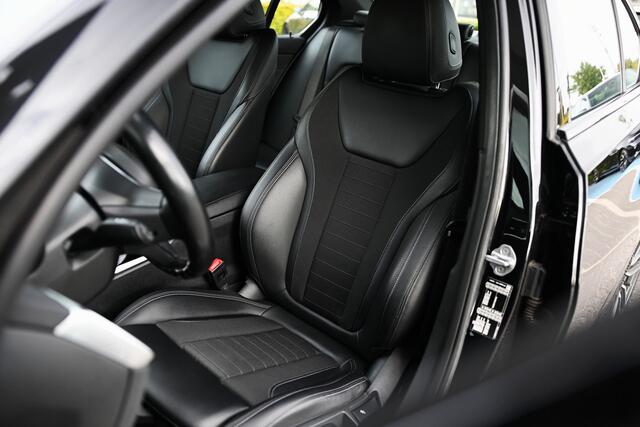 BMW 3-SERIE 318i Executive Sport Line Automaat / Sportstoelen / LED / Live Cockpit Professional / Stoelverwarming / Cruise Control