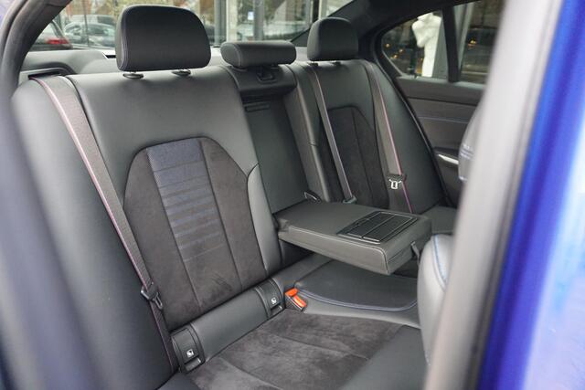 BMW 3-SERIE 320i Executive Edition | M pakket | H&K | Trekhaak