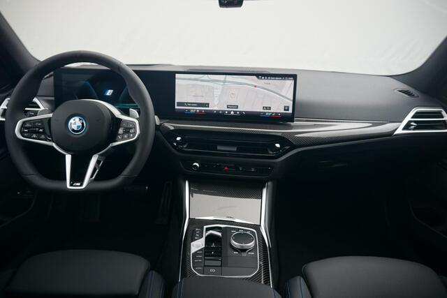 BMW 3-SERIE Touring 330e M Sportpakket Pro 19'' / Harman Kardon / Panoramadak / Driving Assistant Professional
