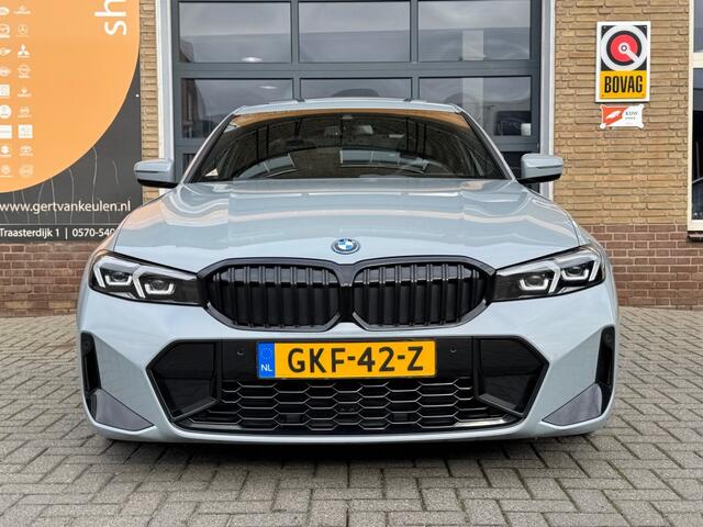 BMW 3-SERIE 320e M-SPORT PERFORMANCE PANO/ALCANTARA/WIDESCREEN/LED/NL-AUTO