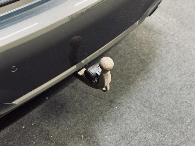 BMW 3-SERIE 320i High Ex. M-Sport ShadowLine | 19" | Leder | Trekhaak