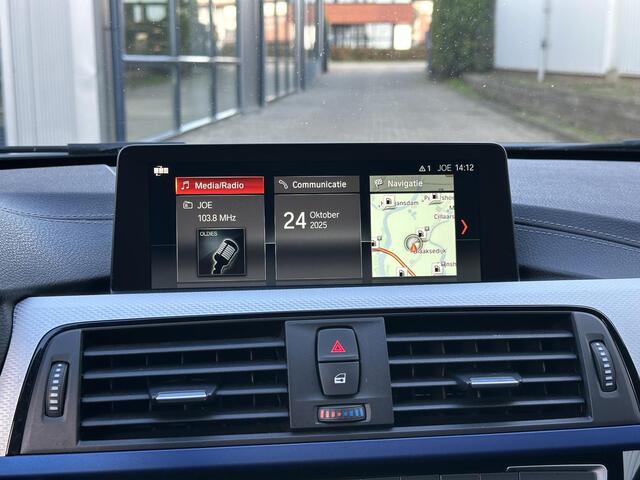 BMW 3-SERIE Touring 320i High Executive M-Pakket | NL-Auto/NAP/Leder/Sportstoel/Carplay/Navi/19-inch