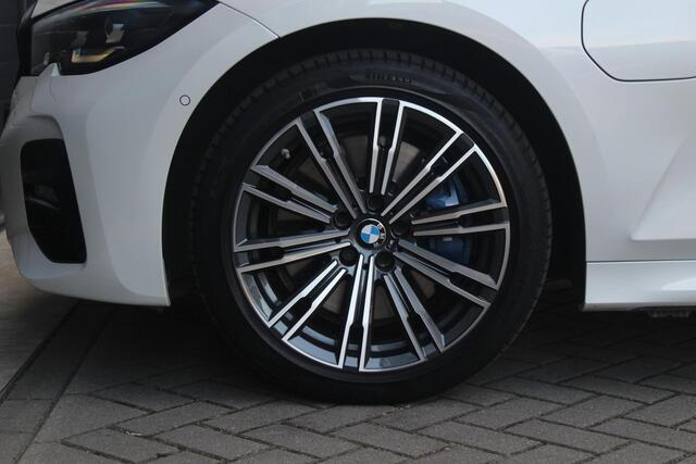 BMW 3-SERIE Touring 330e M Sport | 18" L.M.| BTW