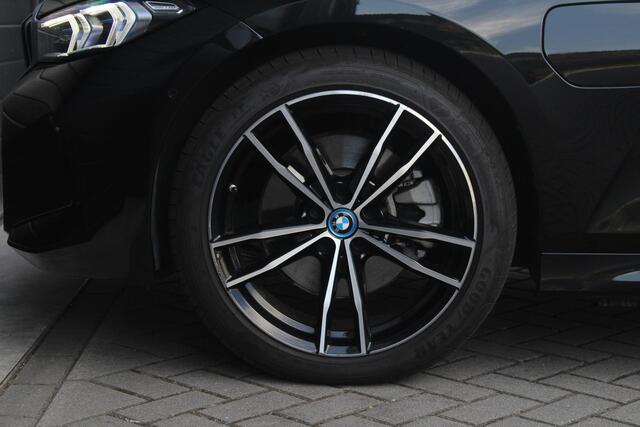 BMW 3-SERIE 330e xDrive M Sport | Pano | Laser | H+K