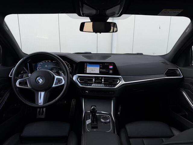 BMW 3-SERIE Touring 330e xDrive M-Sport | Head-up | Trekhaak | Dealer onderhouden