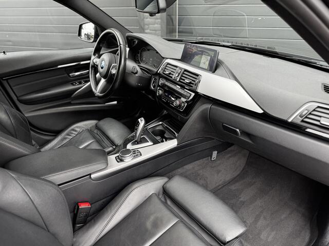 BMW 3-SERIE Touring 320i 184PK M Sport Edition | Head Up | Leder | Navi | Cruise | 19'' | ¤22.900,- Incl. BTW
