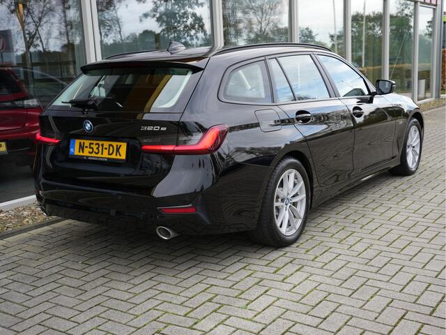 BMW 3-SERIE Touring 320e Business Edition Plus | Navigatie | SOH 91% | Laserlicht | Keyless