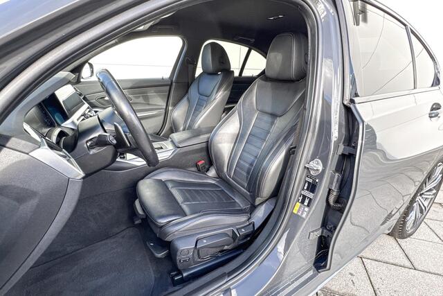 BMW 3-SERIE Sedan 330e High Executive