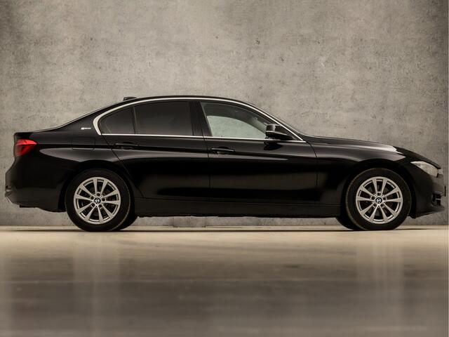 BMW 3-SERIE 330e Executive Sportline 252Pk Automaat (GROOT NAVI, CLIMATE, LEDEREN SPORTSTOELEN, PARKEERSENSOREN, LED KOPLAMPEN, CRUISE, NIEUWE APK, NIEUWSTAAT)