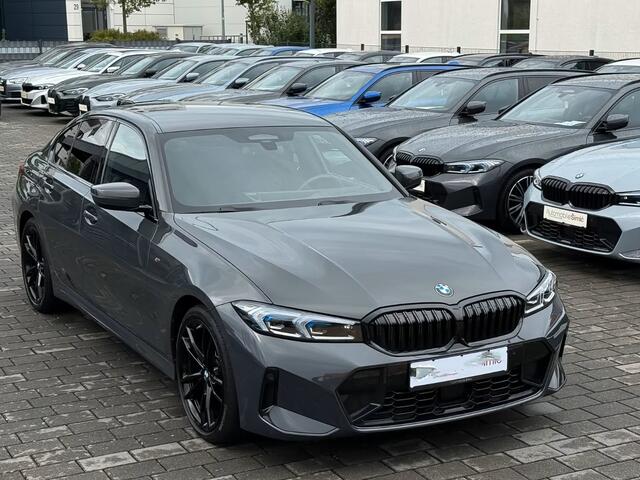 BMW 3-SERIE 320d xDrive M-SPORT ** LED, NAVI+, HALF-LEDER, HuD, ACC, 19-inch LMV, DRAVIT GRAU ** 1e EIG - UNFALLFREI - BMW GAR ** ** INFORMEER OOK NAAR ONZE AANTREKKELIJKE FINANCIAL-LEASE TARIEVEN **