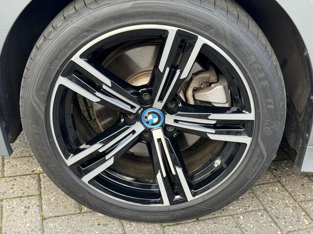 BMW 3-SERIE Touring 320e M sport Pano-Dak | Trekhaak | Adapt. Cruise | Stoelverw. |