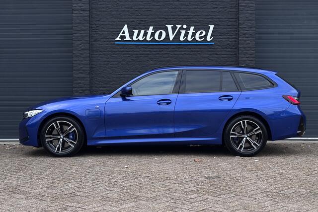 BMW 3-SERIE Touring 330e M-Sport | 19,5 kWh | Panodak | Head-Up | Memory | Trekhaak | 360° Camera | Fabrieksgarantie