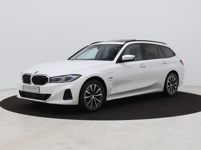 BMW 3-SERIE Touring 320e xDrive Business Edition | PANO | CAMERA | KEYLESS | HUD | STOELVERW. | TREKHAAK