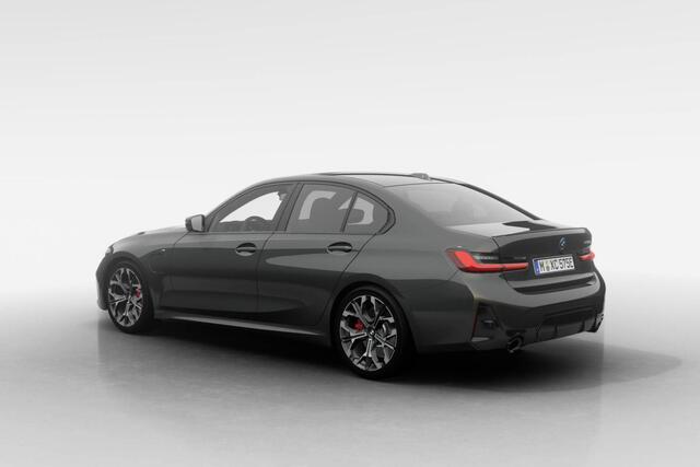 BMW 3-SERIE Sedan 330e | M Sport Pro | Comfort Pack | Elektrisch bediend glazen schuif-/kanteldak | Active Cruise Control