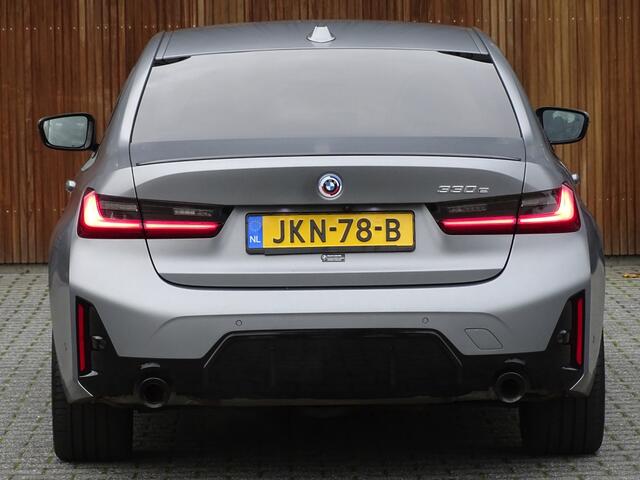 BMW 3-SERIE 330e 292PK M-Sport / Frozen Grey / Carbon / Harman Kardon / Head